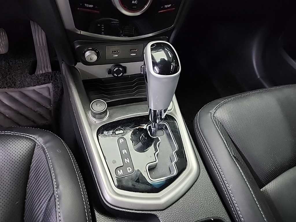 Ssangyong Tivoli - Vista 7