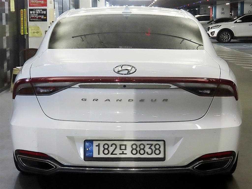 HYUNDAI Grandeur - Vista 5