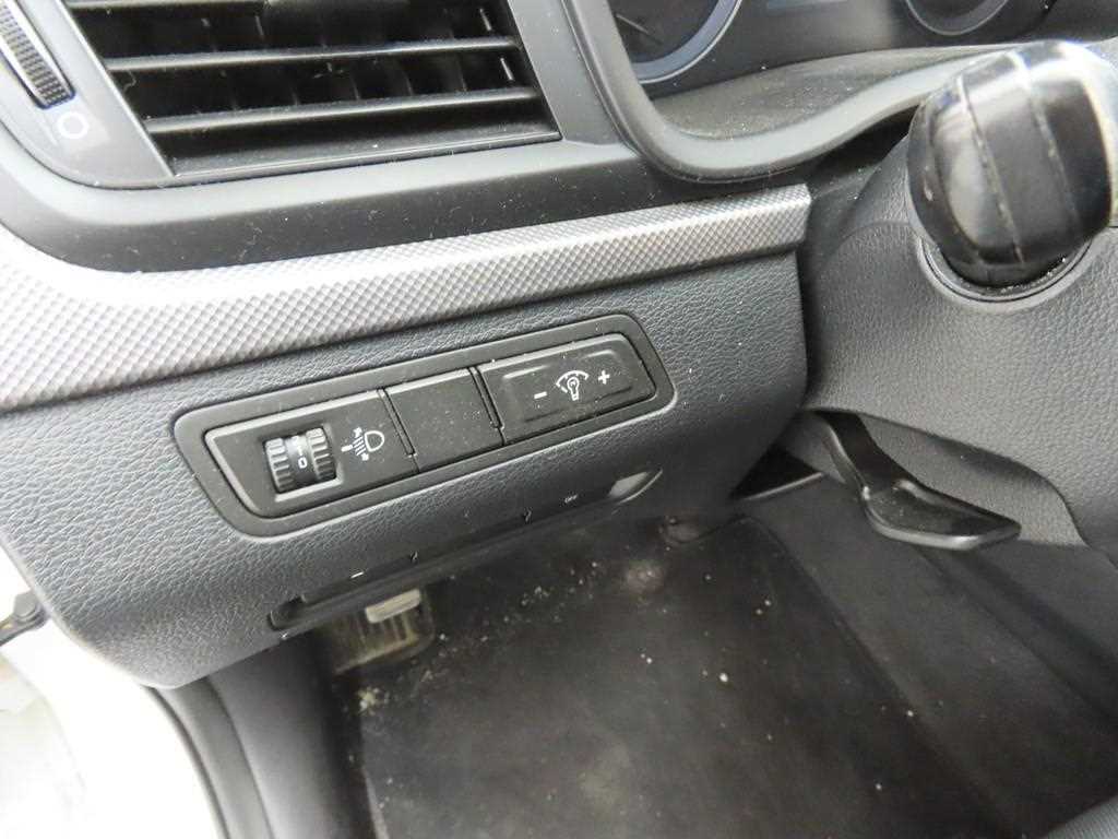 HYUNDAI Sonata - Vista 10