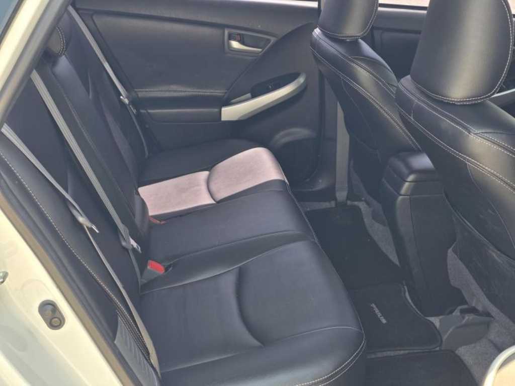 Toyota Prius - Vista 11