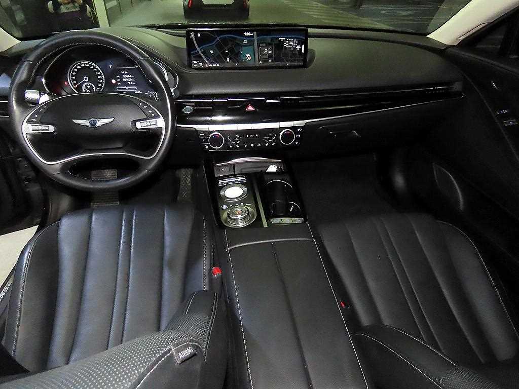 Genesis G80 - Vista 10