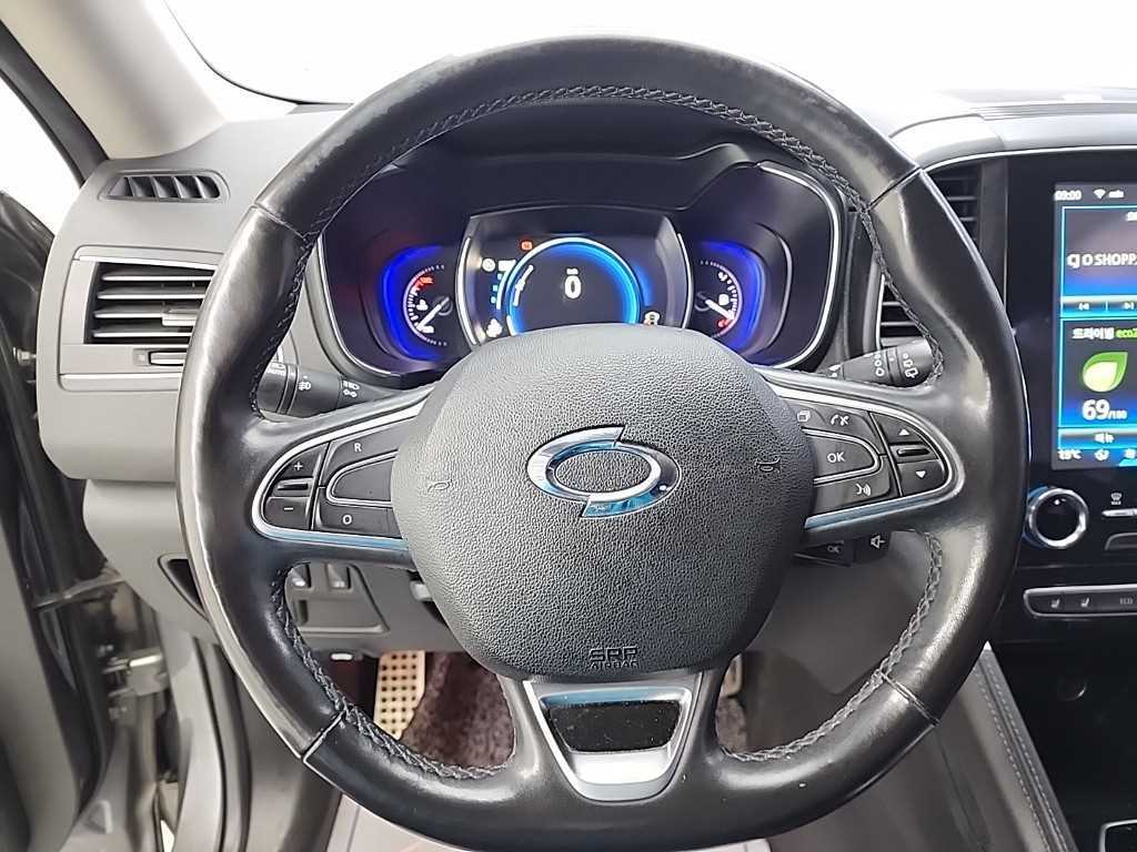 SAMSUNG QM6 - Vista 9