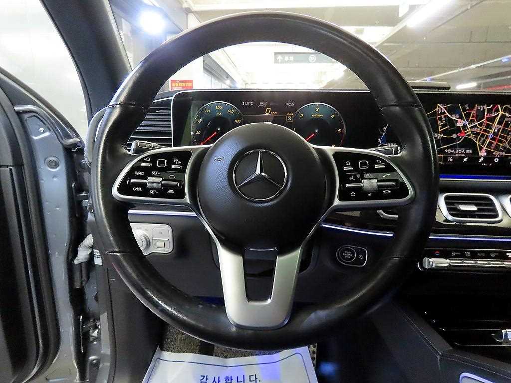 Mercedes Benz GLE Class - Vista 8
