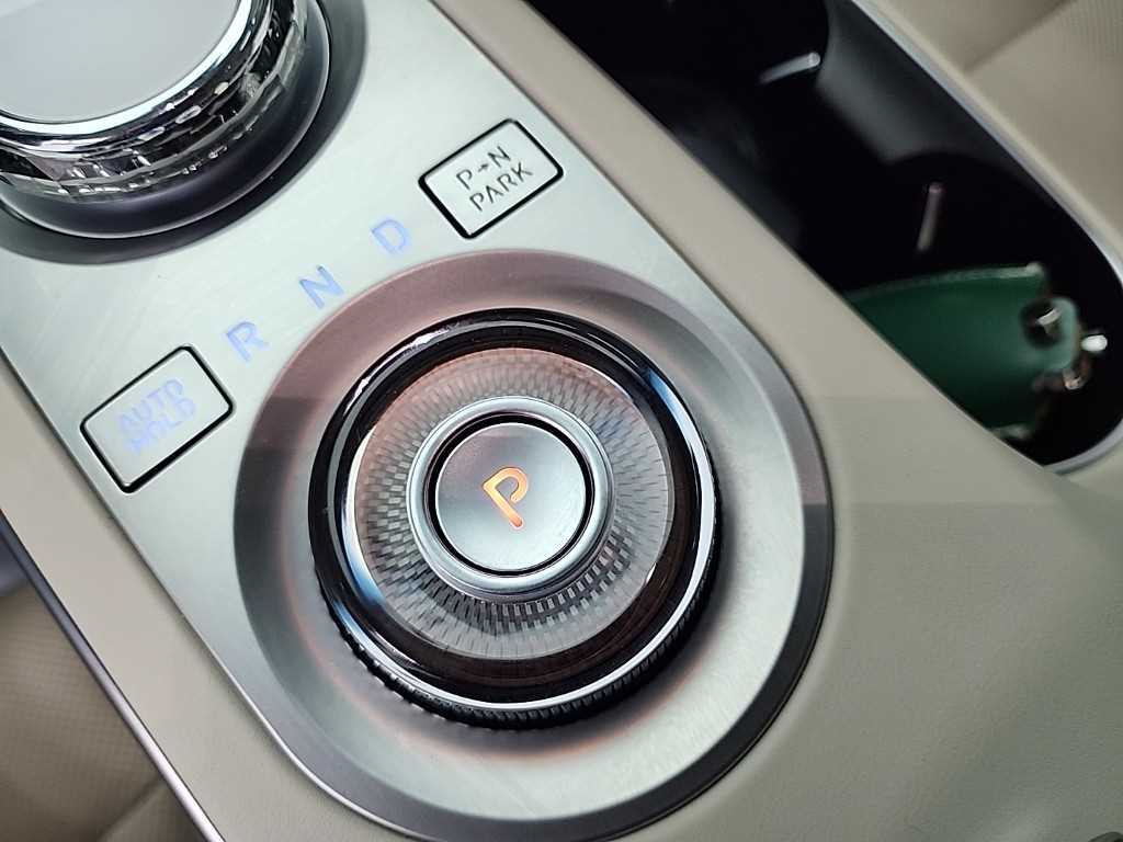 Genesis GV70 - Vista 8