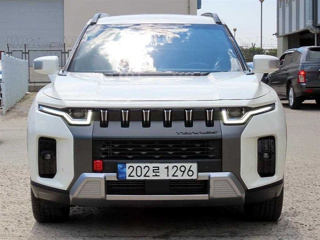 Ssangyong Torres 2024 Blanco - Importación desde Corea - HF Imports Iquique - Foto 1