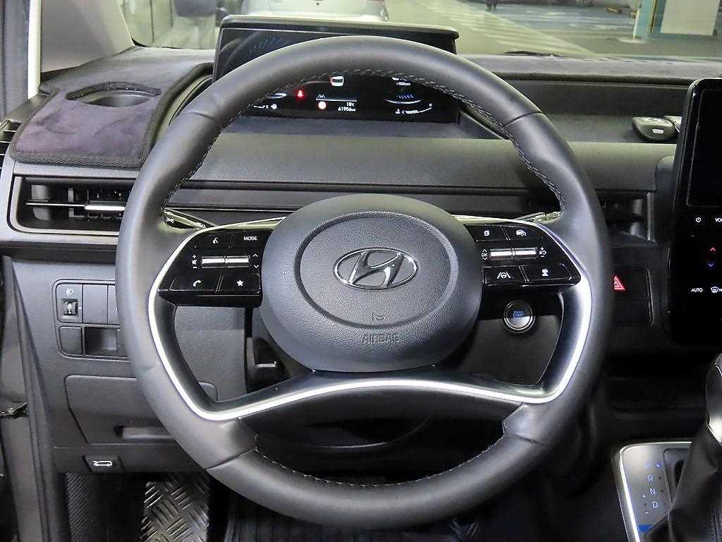 HYUNDAI Staria - Vista 8