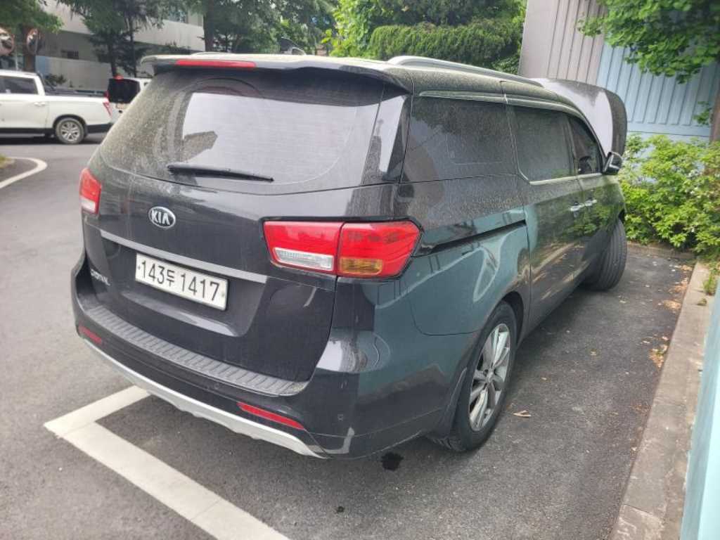 KIA Carnival - Vista 4