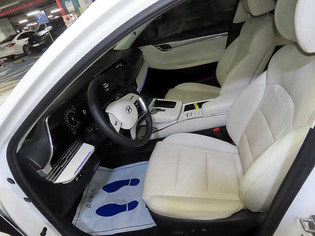 HYUNDAI Grandeur - Vista 6