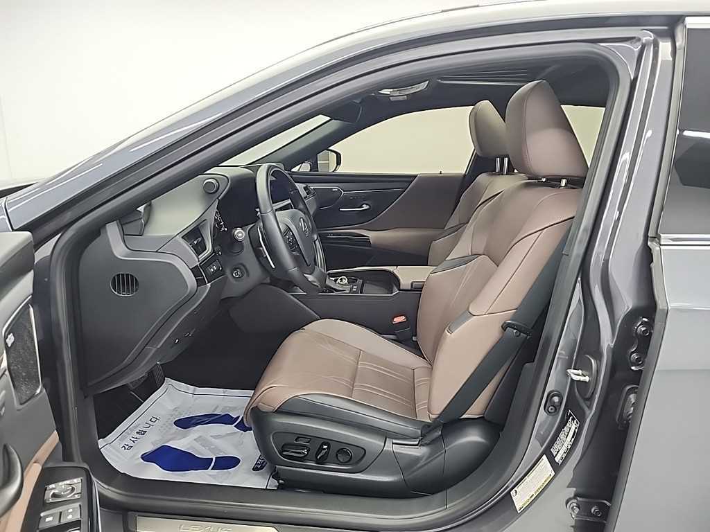 Lexus ES - Vista 11