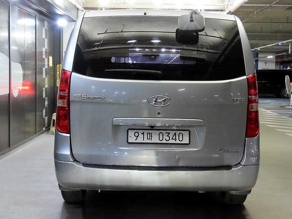 HYUNDAI Starex - Vista 5