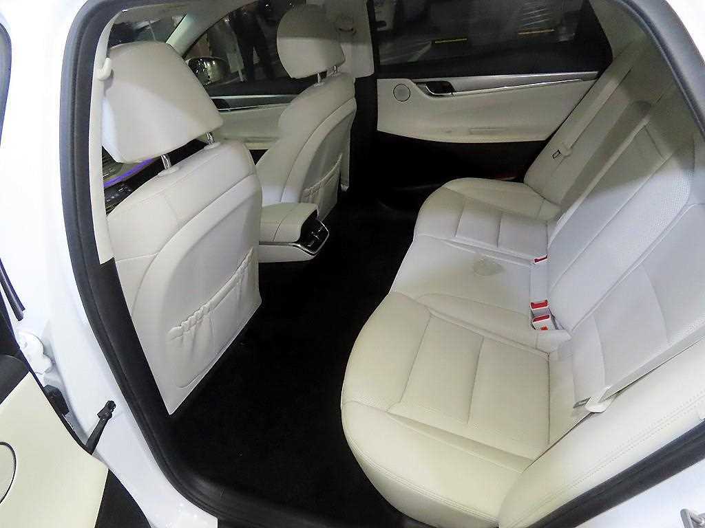 HYUNDAI Grandeur - Vista 7