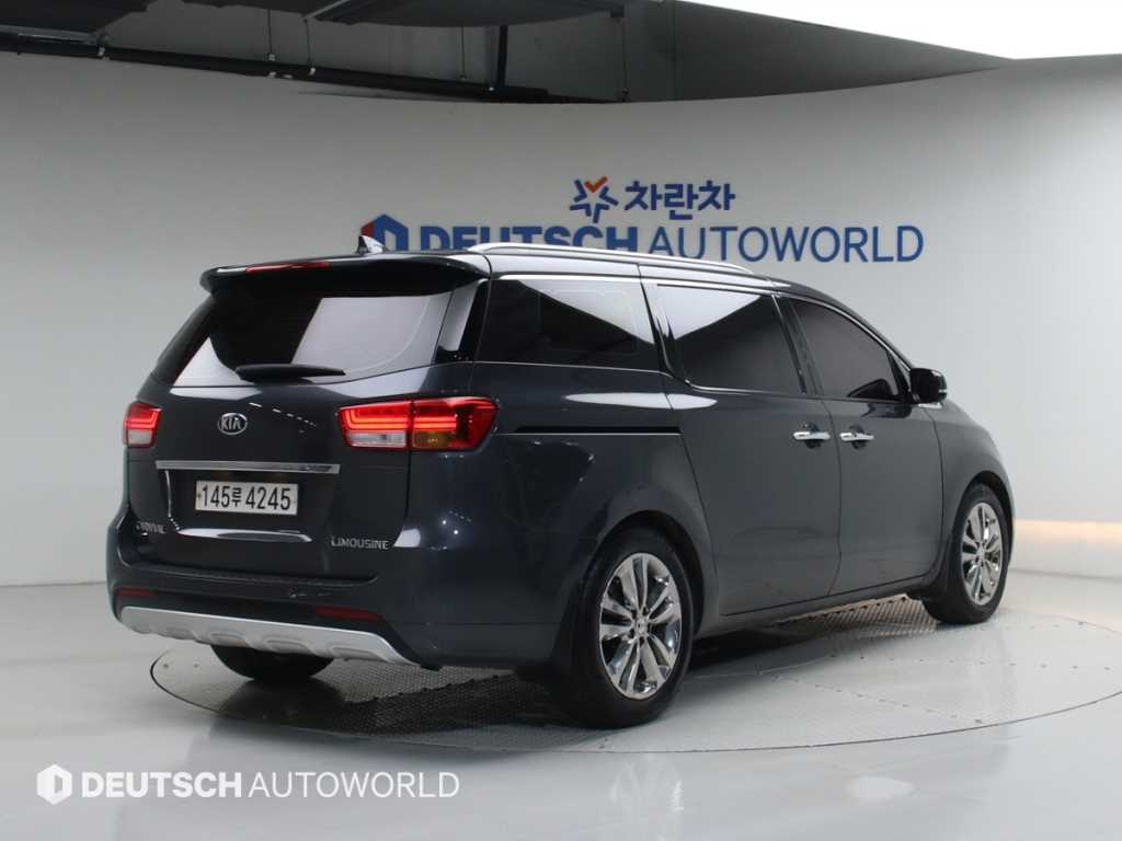 KIA Carnival - Vista 2