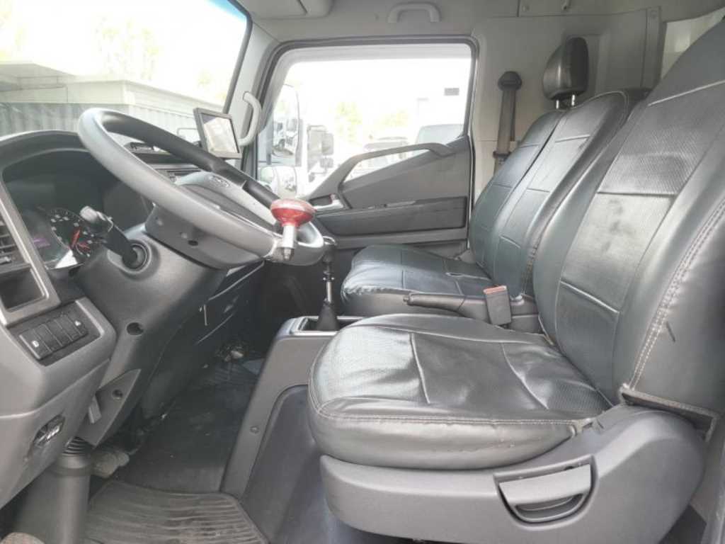 medium and large cargo truck - Vista 7