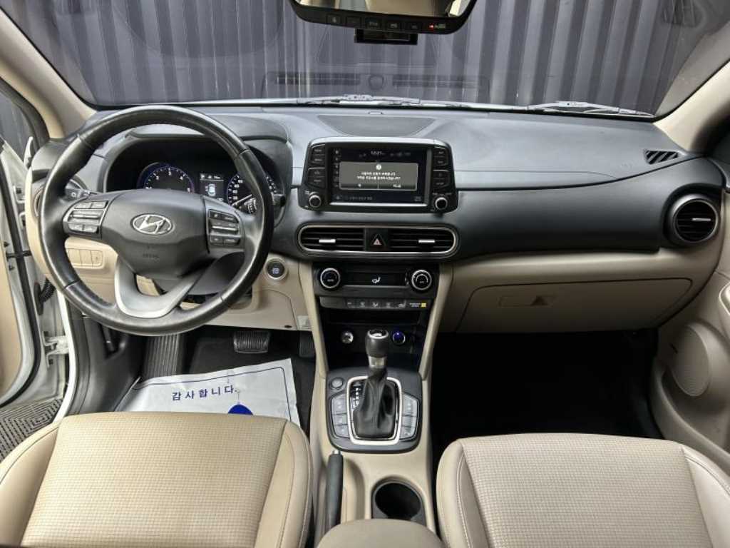 HYUNDAI Kona - Vista 9