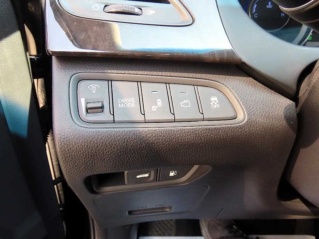HYUNDAI Grandeur - Vista 12