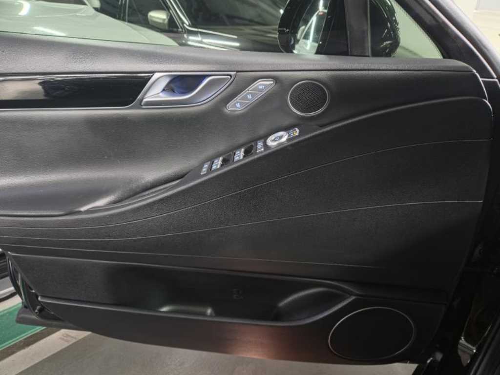 Genesis G80 - Vista 9