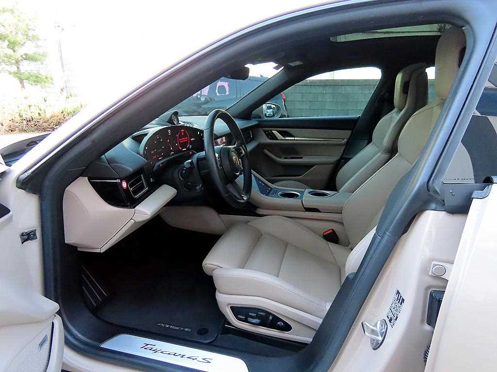 Porsche Taycan - Vista 5