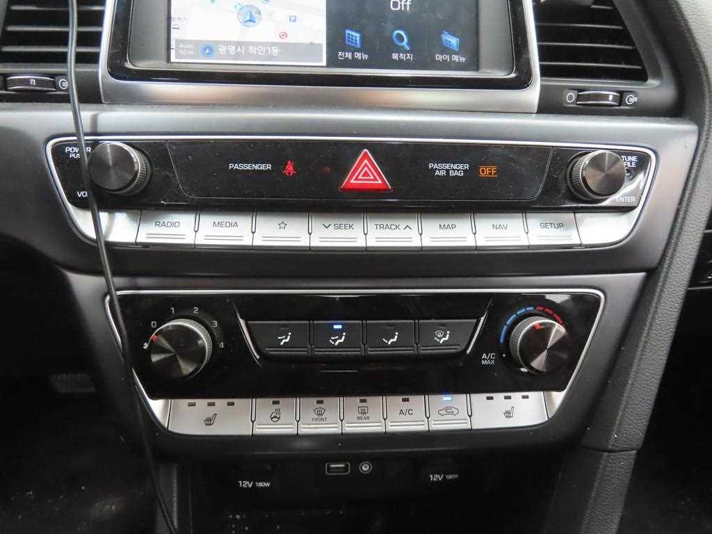 HYUNDAI Sonata - Vista 12