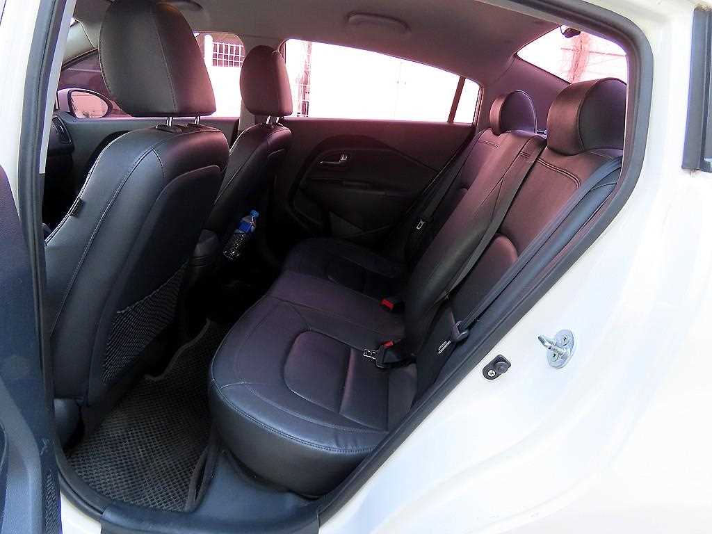 KIA Pride - Vista 6