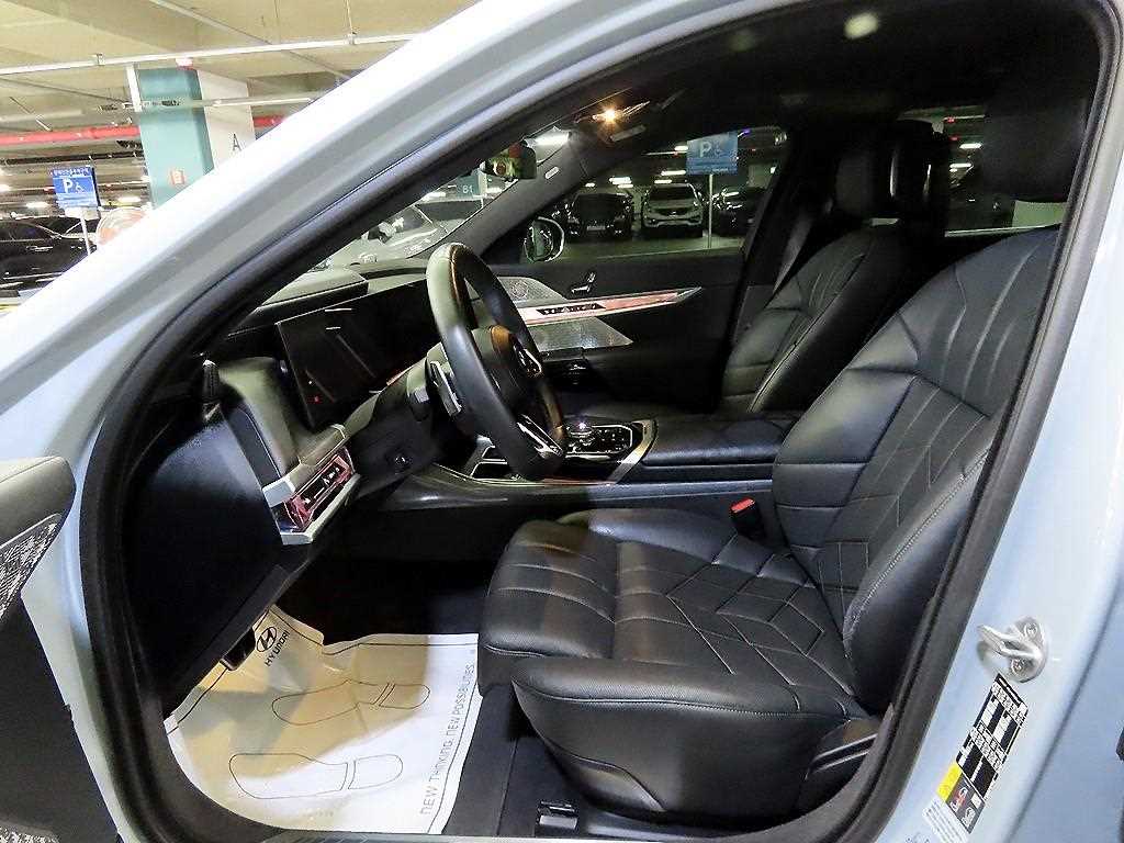 BMW i7 - Vista 6