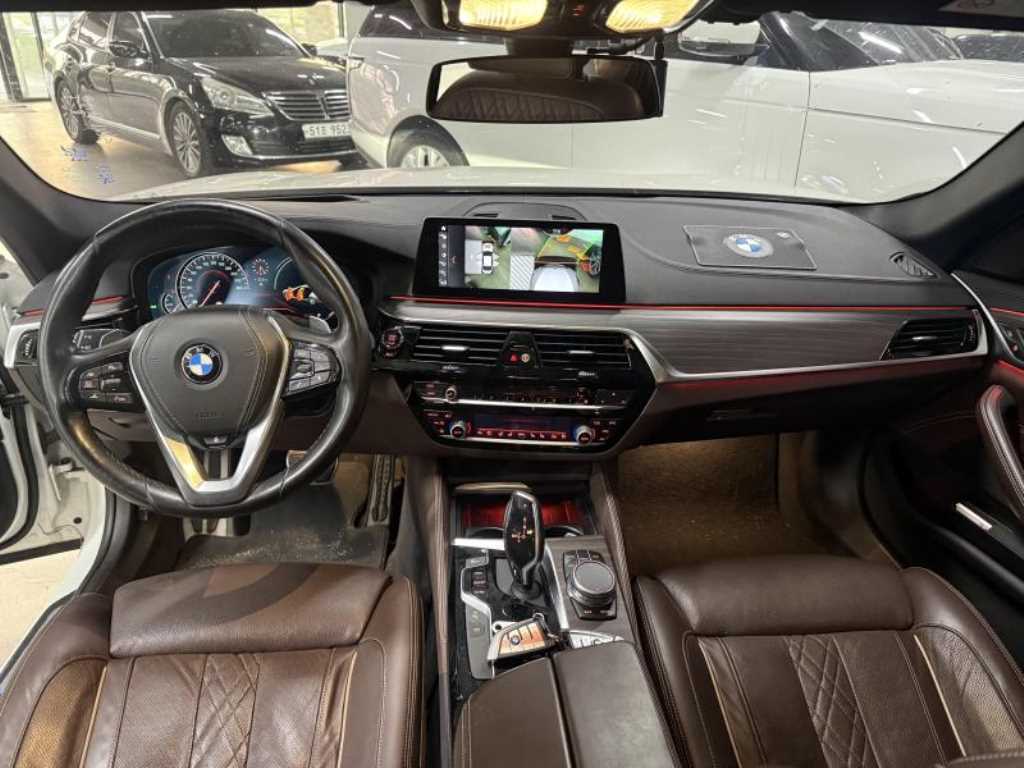 BMW 5 Series - Vista 5
