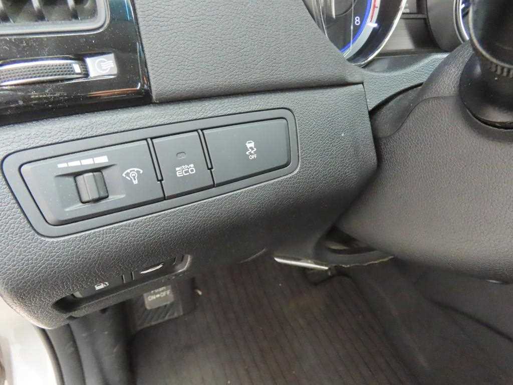 HYUNDAI Sonata - Vista 10