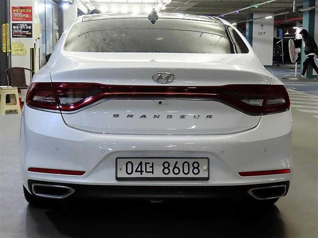 HYUNDAI Grandeur - Vista 5