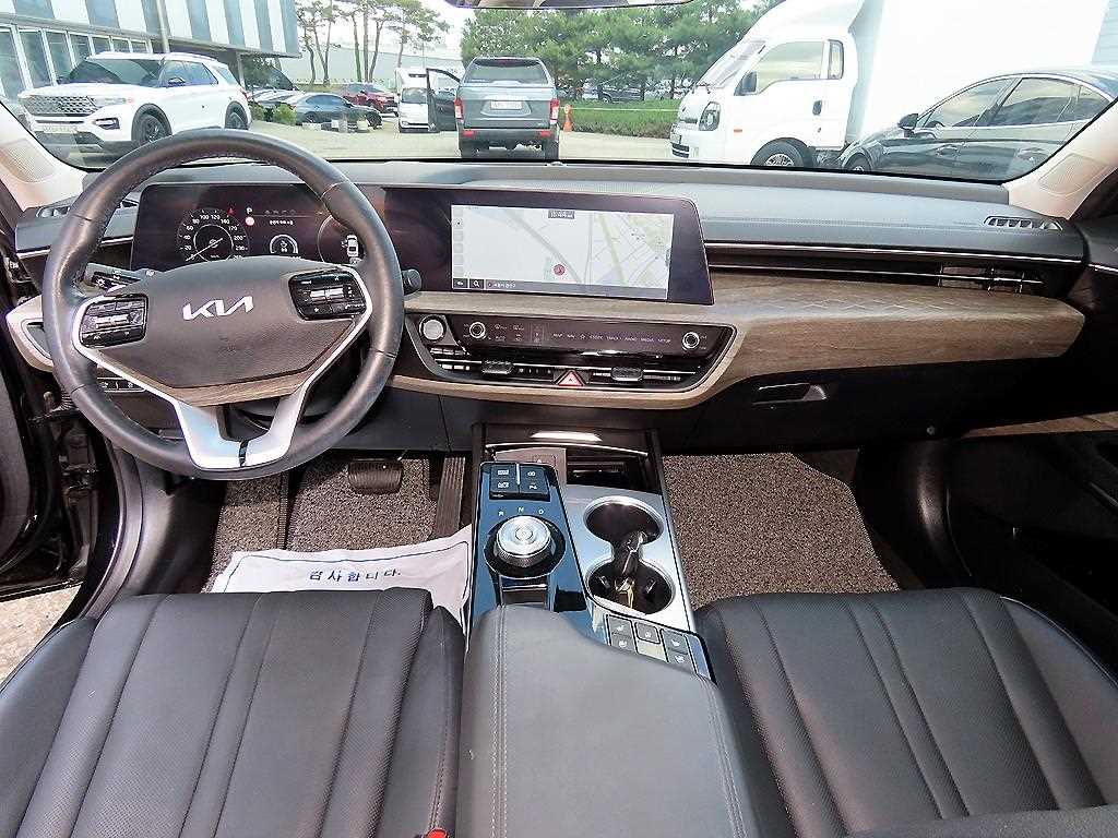 KIA K8 - Vista 7