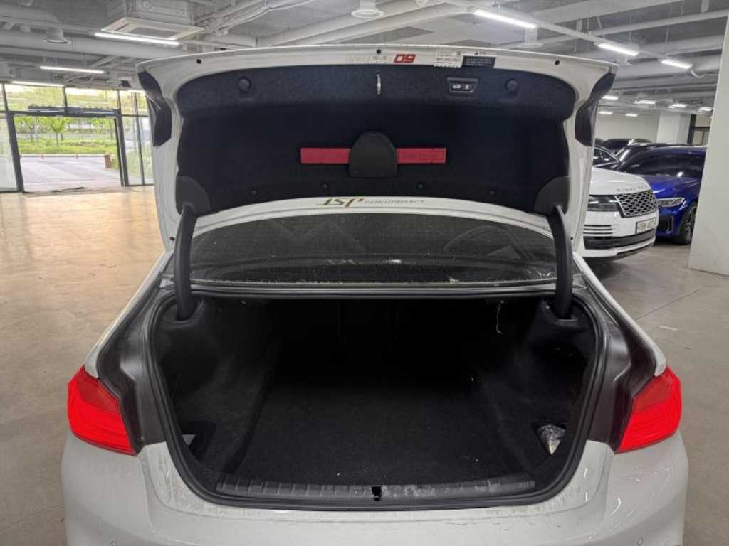 BMW 5 Series - Vista 3