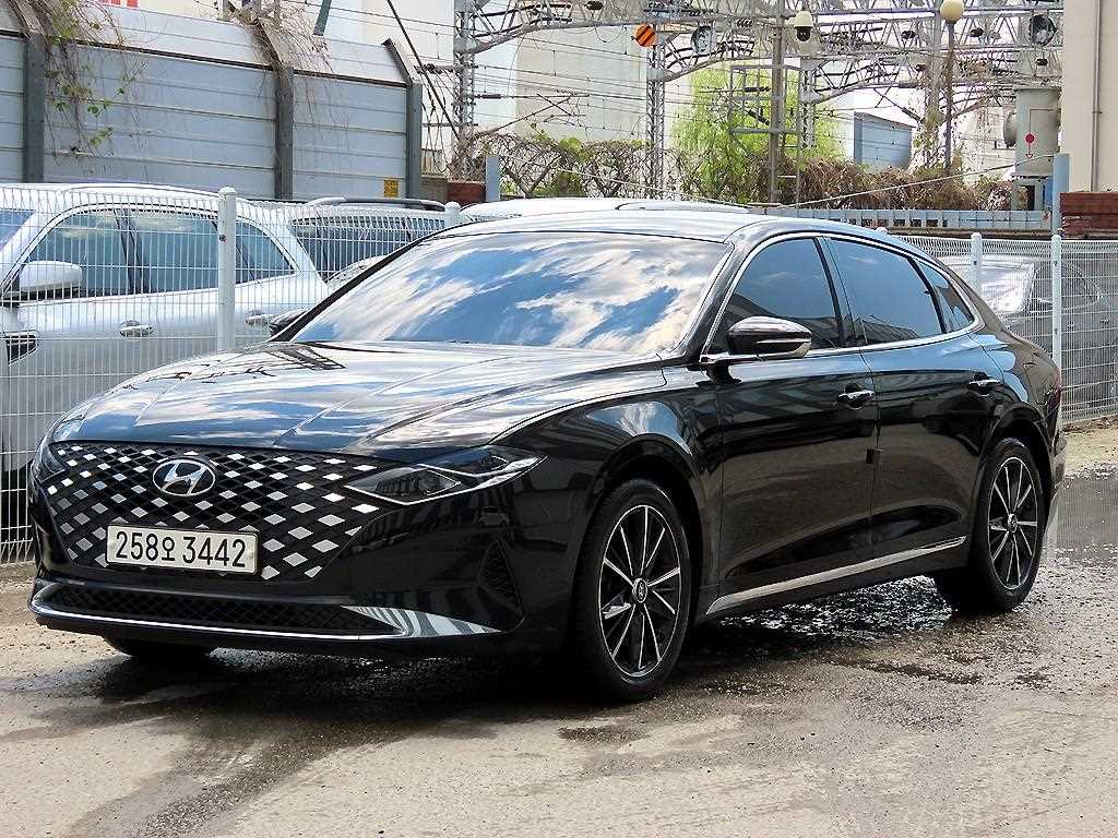 HYUNDAI Grandeur - Vista 2