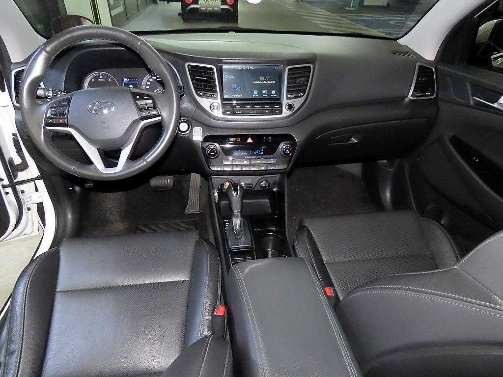 HYUNDAI Tucson - Vista 10