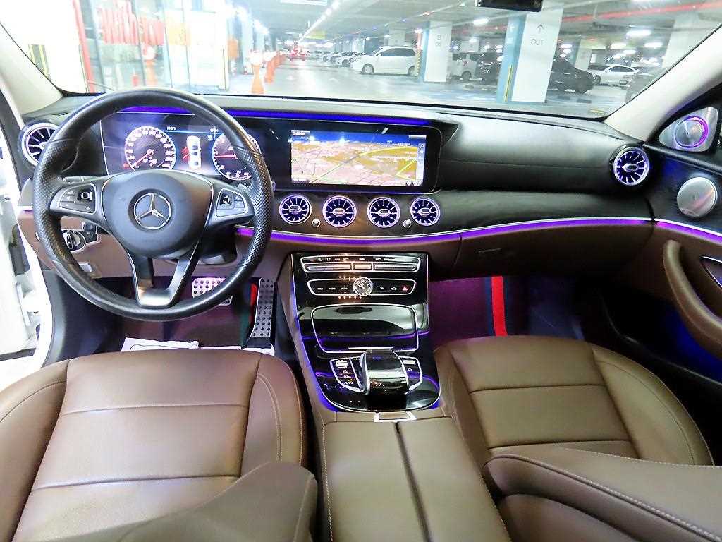 Mercedes Benz E class - Vista 10