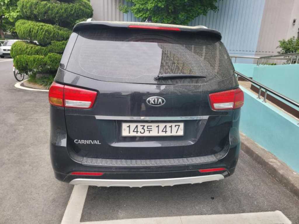 KIA Carnival - Vista 5