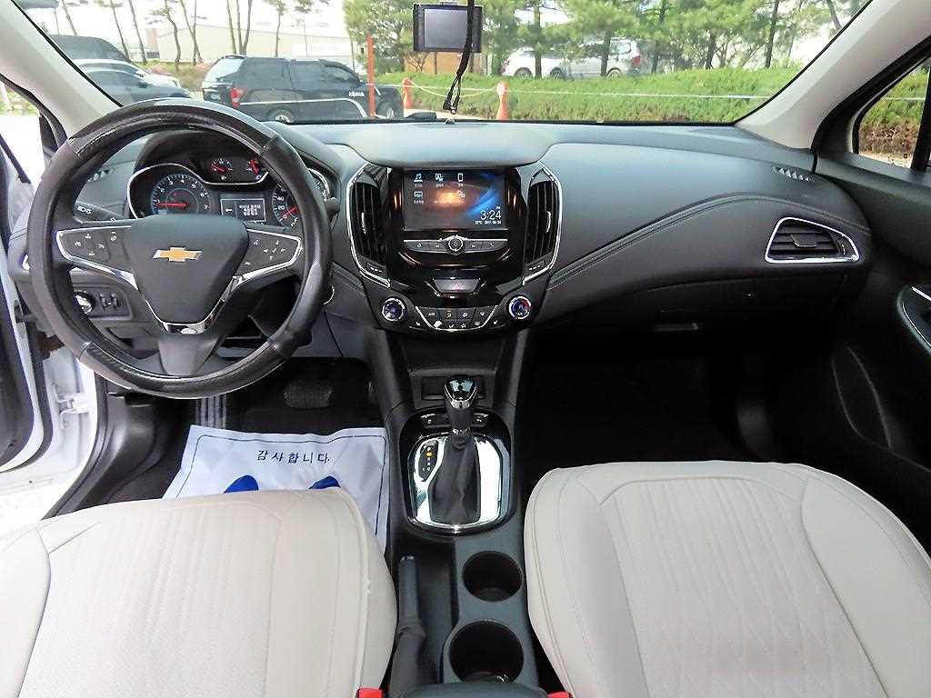 Chevrolet Cruise - Vista 7