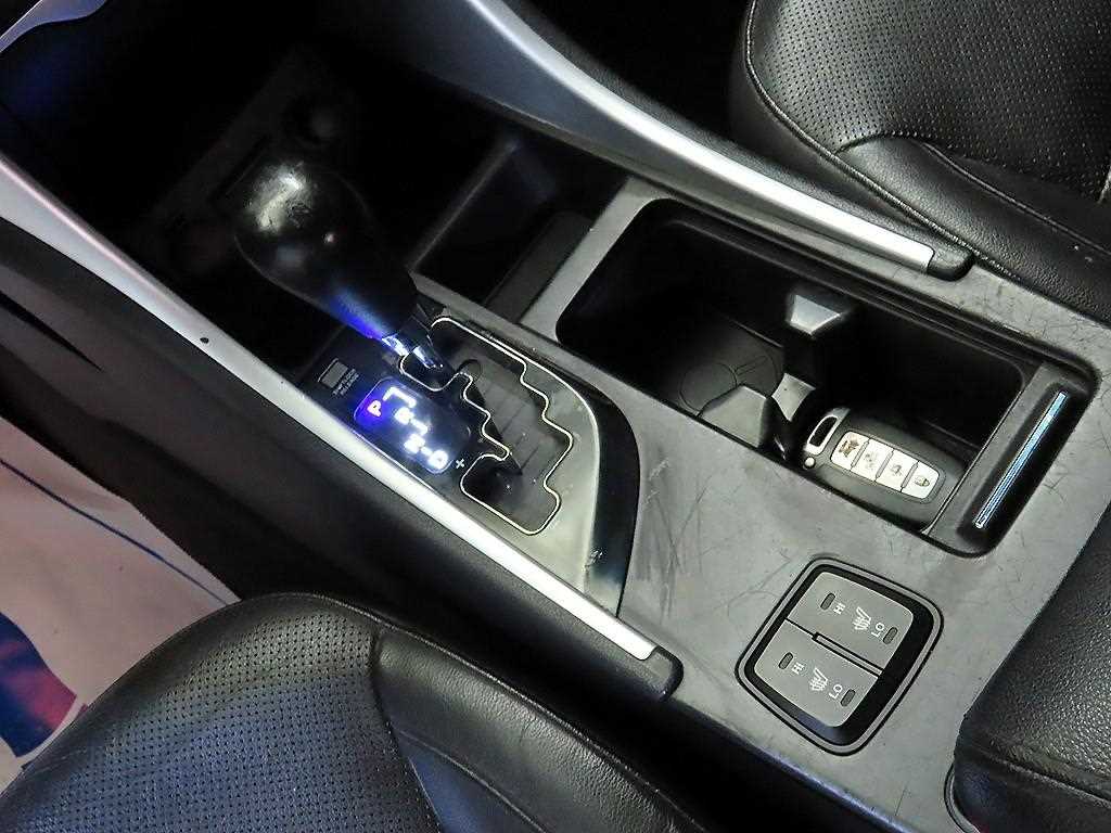 HYUNDAI Sonata - Vista 12
