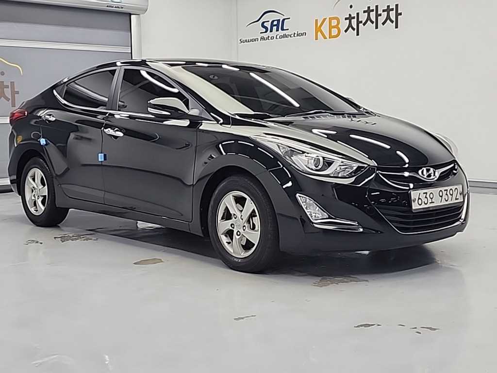HYUNDAI Avante - Vista 5