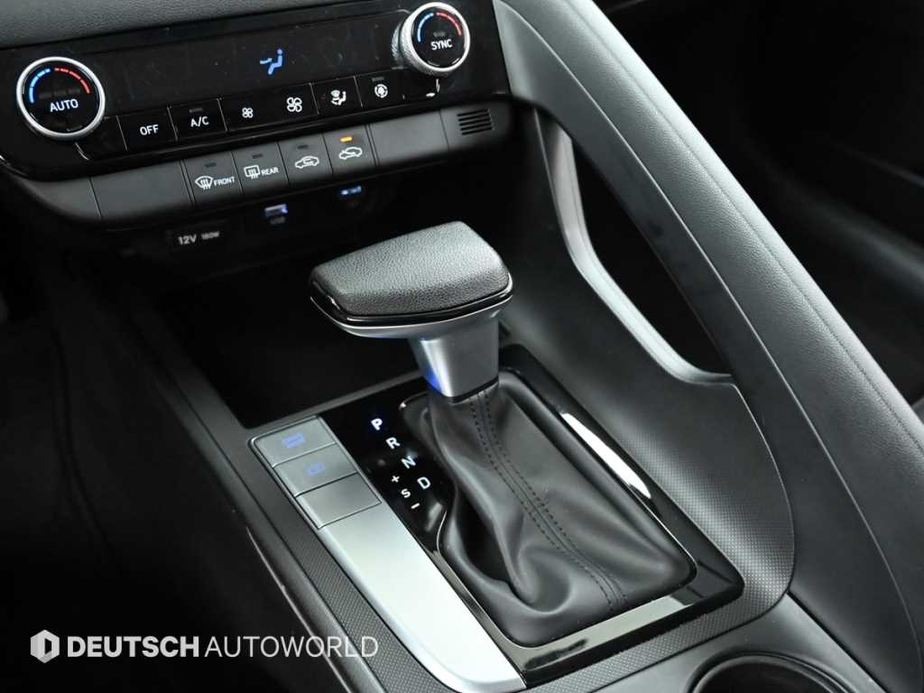 HYUNDAI Avante - Vista 9