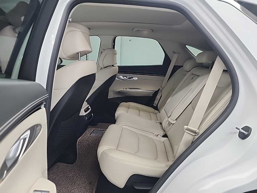 Genesis GV70 - Vista 12