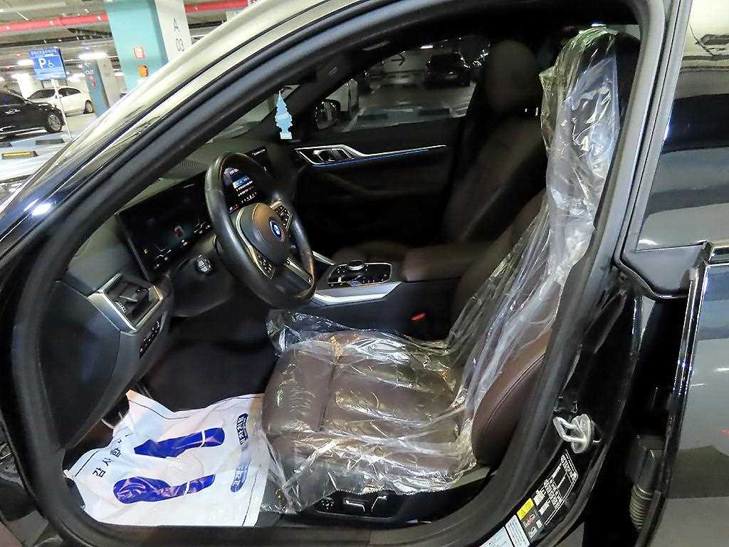 BMW i4 - Vista 6