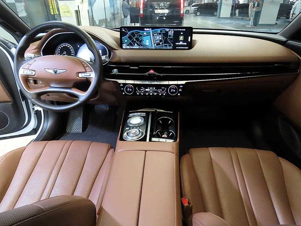 Genesis G80 - Vista 10