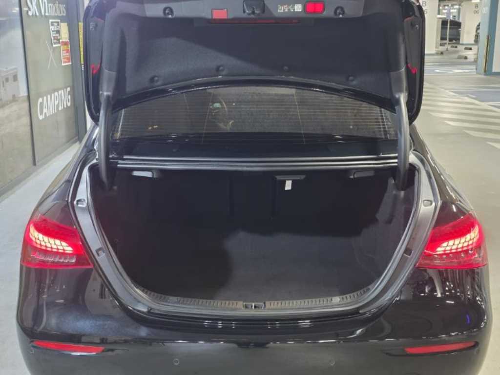 Mercedes Benz E class - Vista 6