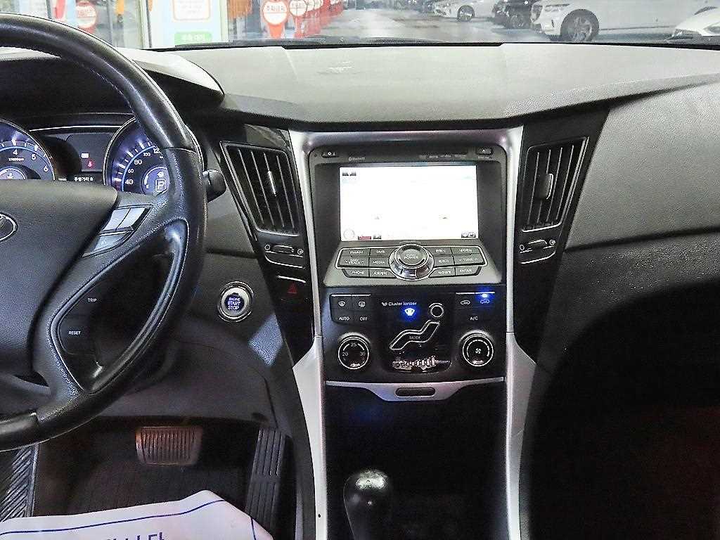 HYUNDAI Sonata - Vista 11