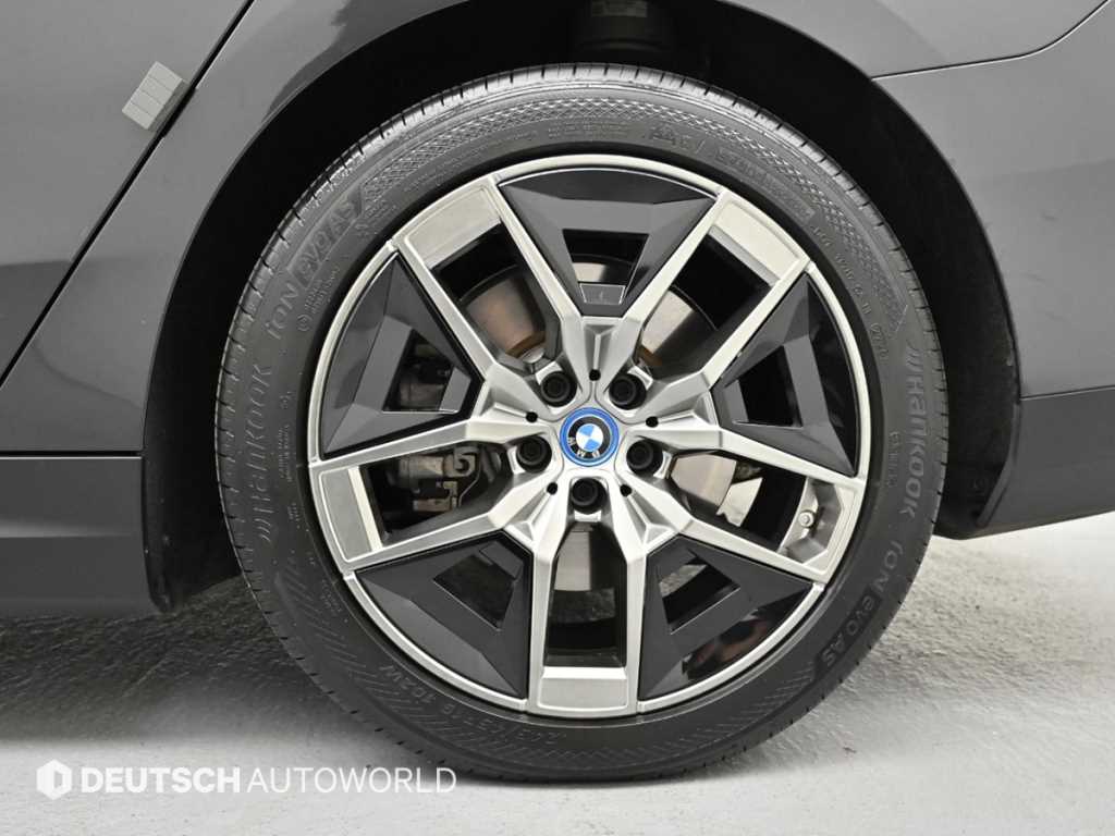 BMW i5 - Vista 5