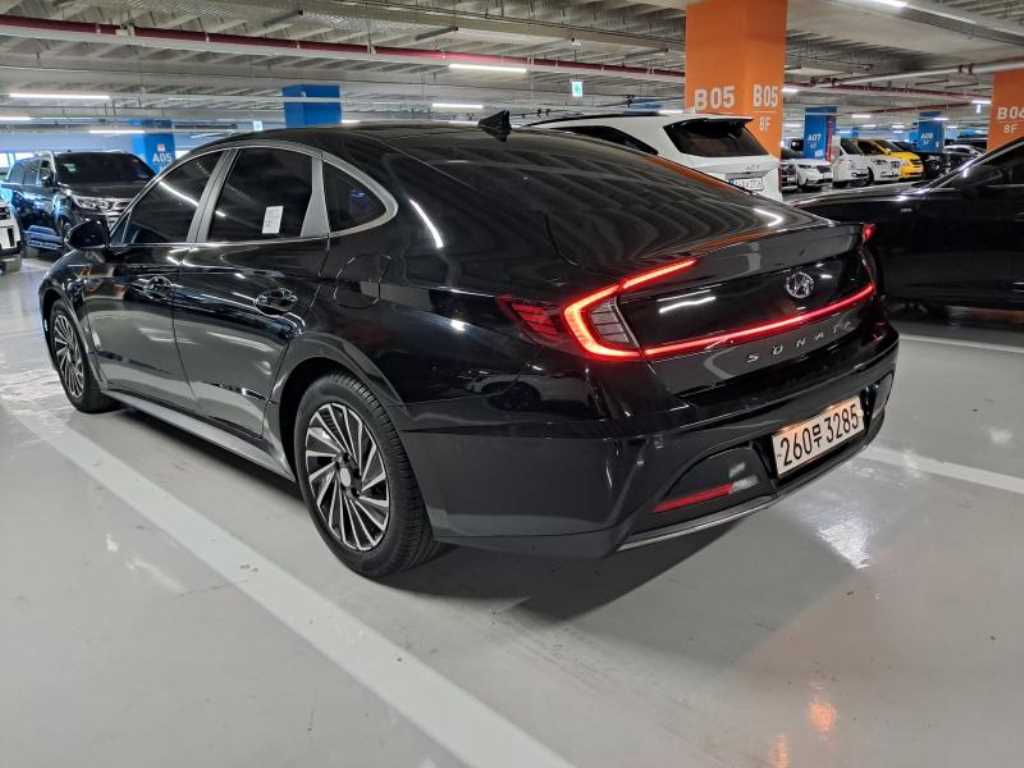 HYUNDAI Sonata - Vista 4