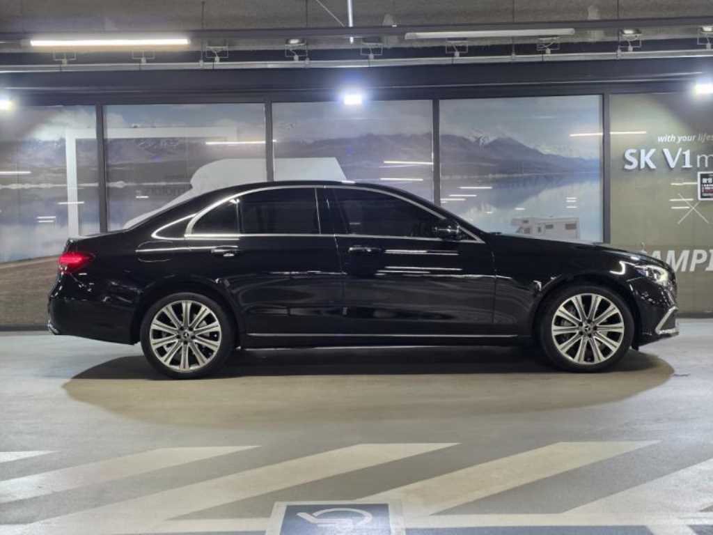 Mercedes Benz E class - Vista 3