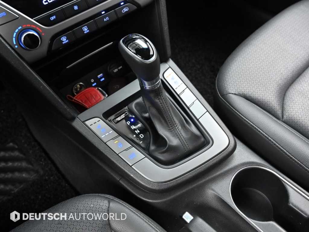 HYUNDAI Avante - Vista 9