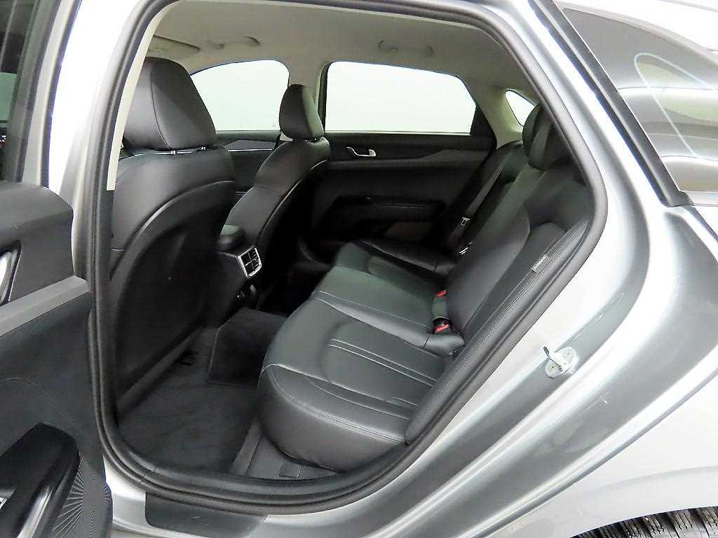 KIA K5 - Vista 6