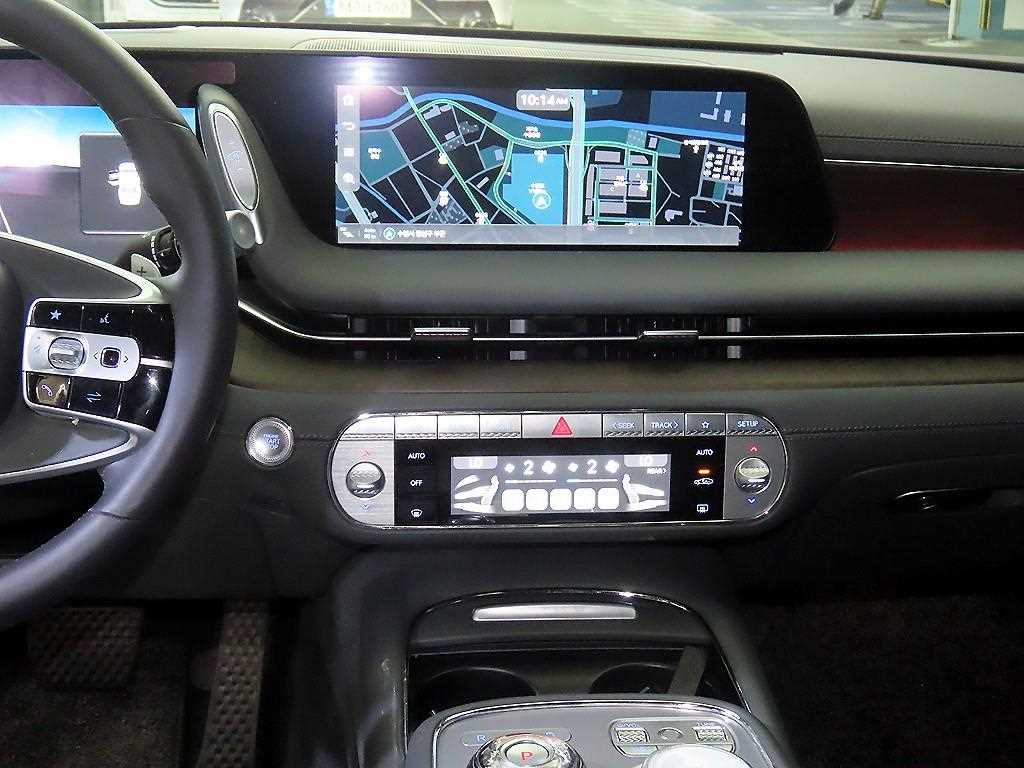 Genesis G90 - Vista 11