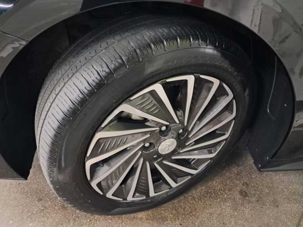 HYUNDAI Sonata - Vista 6