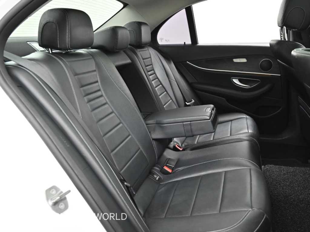 Mercedes Benz E class - Vista 12